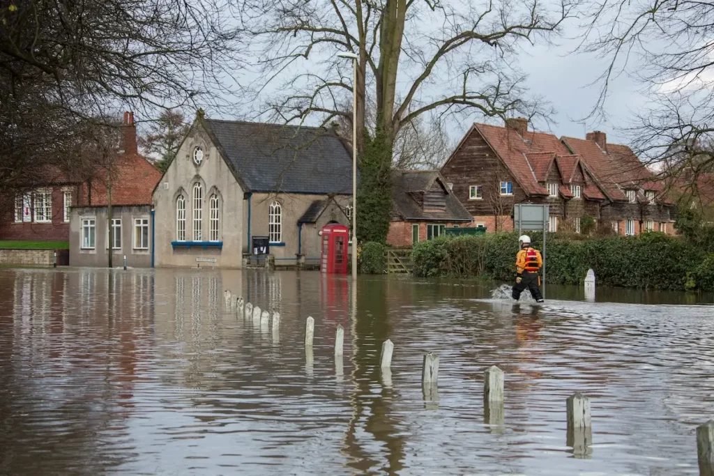 Saugwagen helfen auch in Notsituationen wie Hochwasser