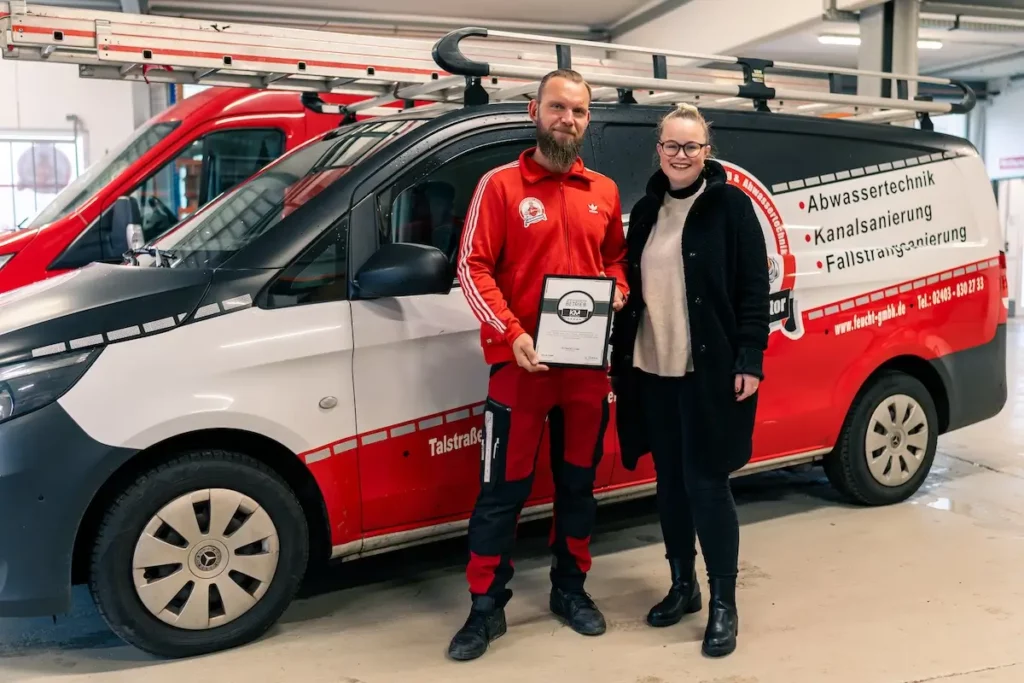 Kanalservice Magazin Zertifikat vor Ort beim Kunden