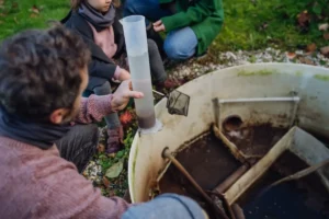 Zisterne reinigen lassen: Ein Fachbetrieb ist von Nöten