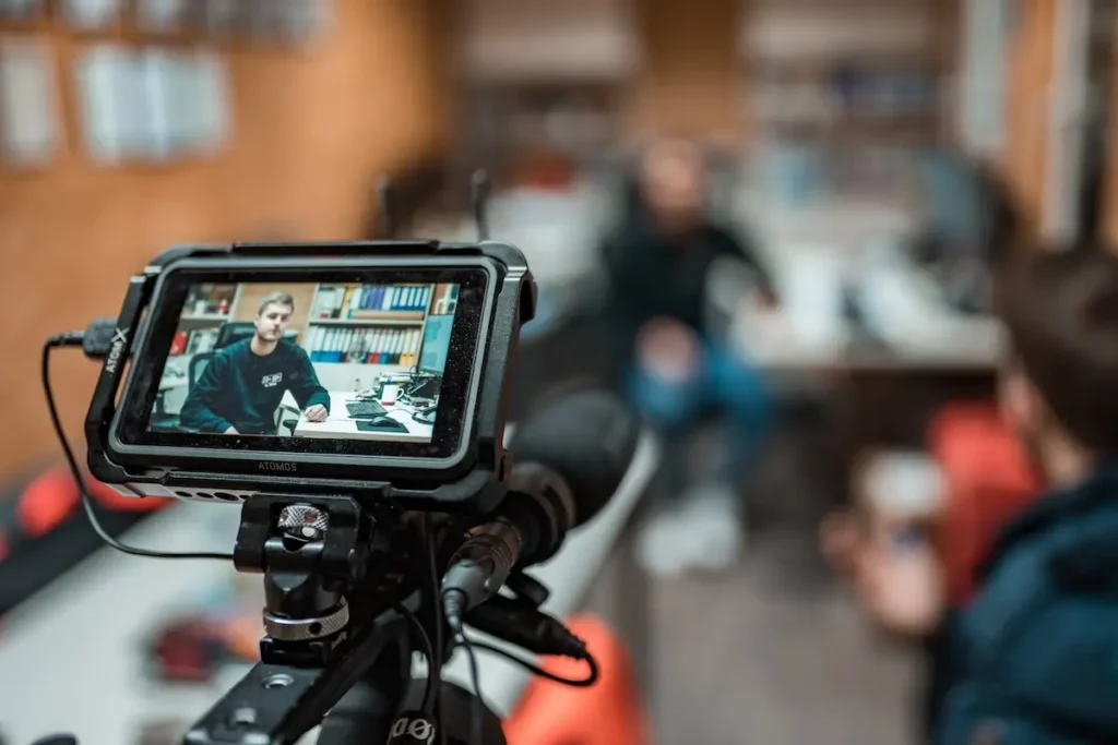 Mit Facebook und Instagram Ads erreicht man potenzielle Mitarbeiter